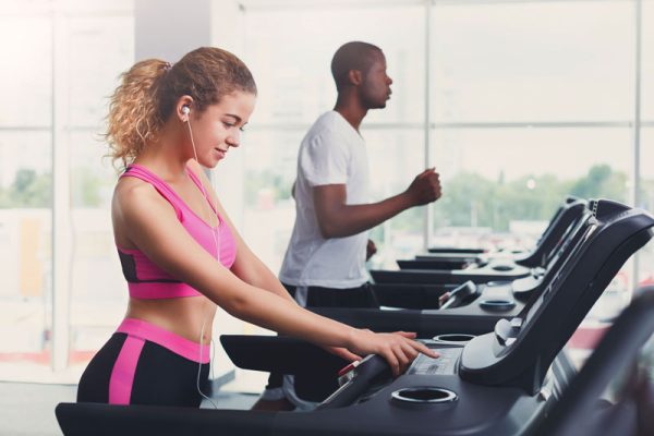 The differences between women and men when working out at the gym are quite significant
