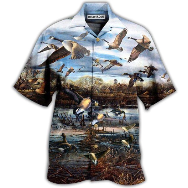 Geese Animals Love Canada Geese And Peaceful Sky - Hawaiian Shirt Jezsport.com