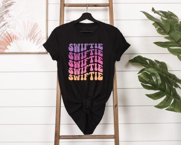 Funny Shirt For Girl, Funny Shirt For Men, Meme Shirt For Girl, Swiftie Fan Tee Swiftie T-Shirt, I am a Swiftie Shirt, Taylor Girls Shirt, Black Jezsport.com