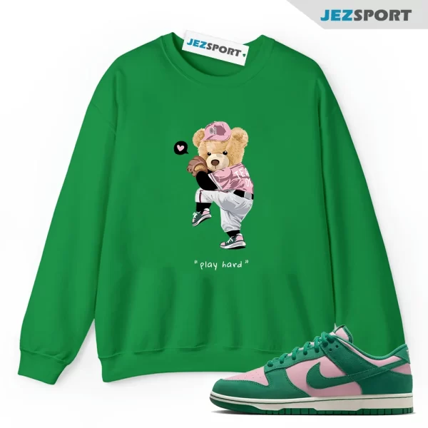 Dunk Low Pink Malachite Medium Soft Sail Match Sweatshirt, Play Hard Matching Sneaker Sweatshirt