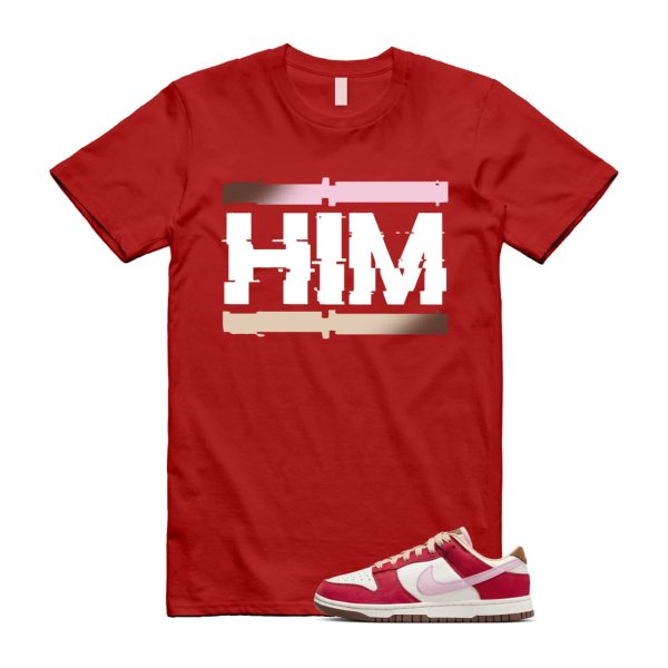 Dunk Bacon Low PRM Sport Red Sheen Sail Medium Brown White T Shirt Match HIM ,FB7910-600 Jezsport.com