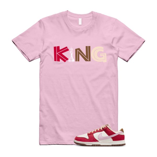 Dunk Bacon Low PRM Sport Red Sheen Sail Medium Brown White T Shirt Match KING ,FB7910-600 Jezsport.com